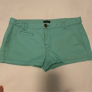 Express Women's Light Green Shorts size 6, 2 in inseam, excellent used condition